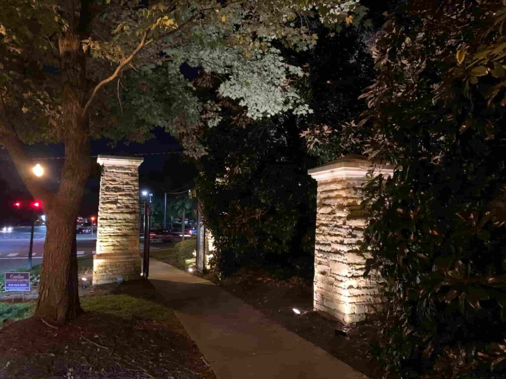 Outdoor lighting system for a commercial business property